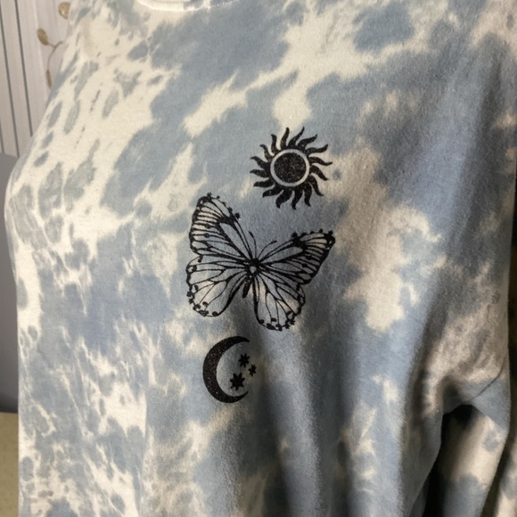 Tie Dye Butterfly Long Sleeve Tee T-Shirt - Picture 5 of 9